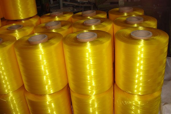 What are the properties of PE monofilament yarn?